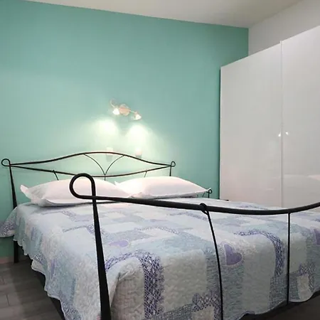 Nice Apartment In Makarska With House Sea View Appartamento