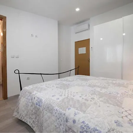 Nice Apartment In Makarska With House Sea View Appartamento *