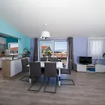 3 Bedroom Cozy In 马卡尔斯卡