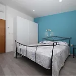 Appartement 3 Bedroom Beautiful In Makarska