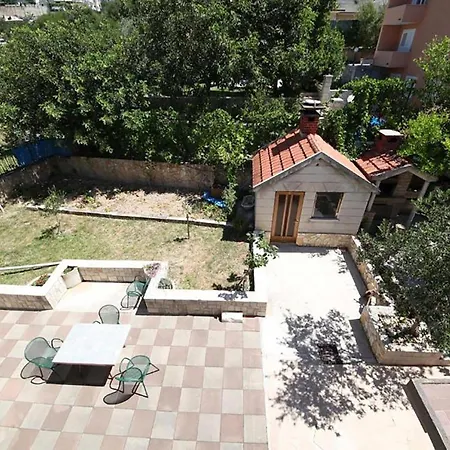 3 Bedroom Cozy In * Makarska