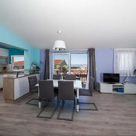 Nice Apartment In Makarska With House Sea View Makarska