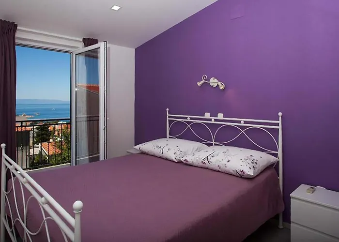 3 Bedroom Cozy In Makarska