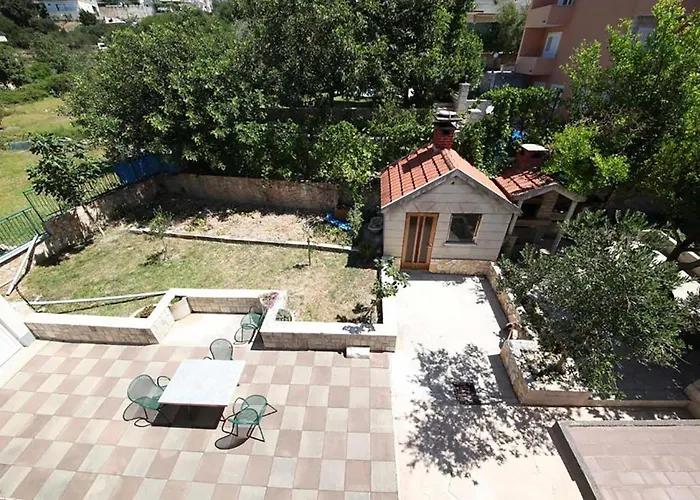 3 Bedroom Cozy In * Makarska