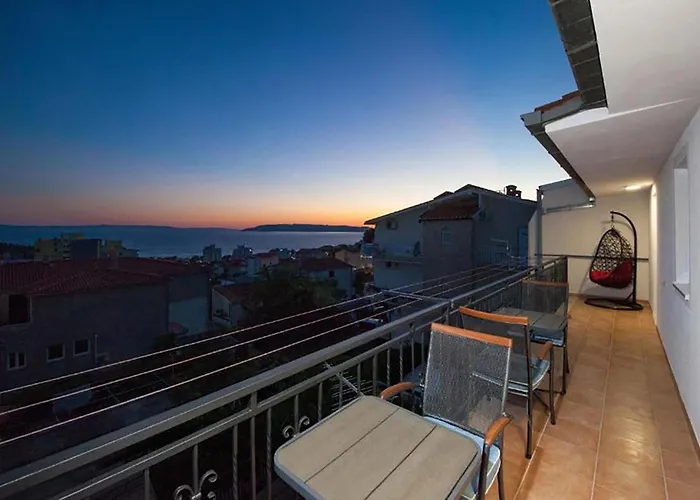 Apartment 3 Bedroom Cozy In