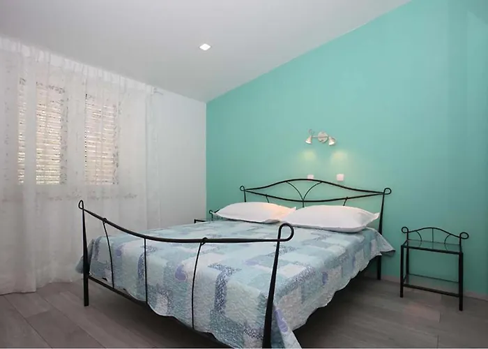 3 Bedroom Cozy In Apartment *