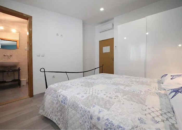 3 Bedroom Cozy In Apartment *