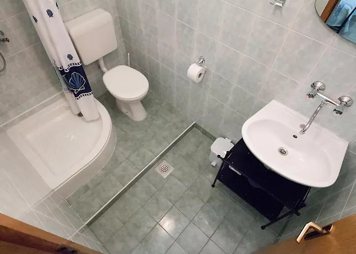 3 Bedroom Cozy In Apartment *